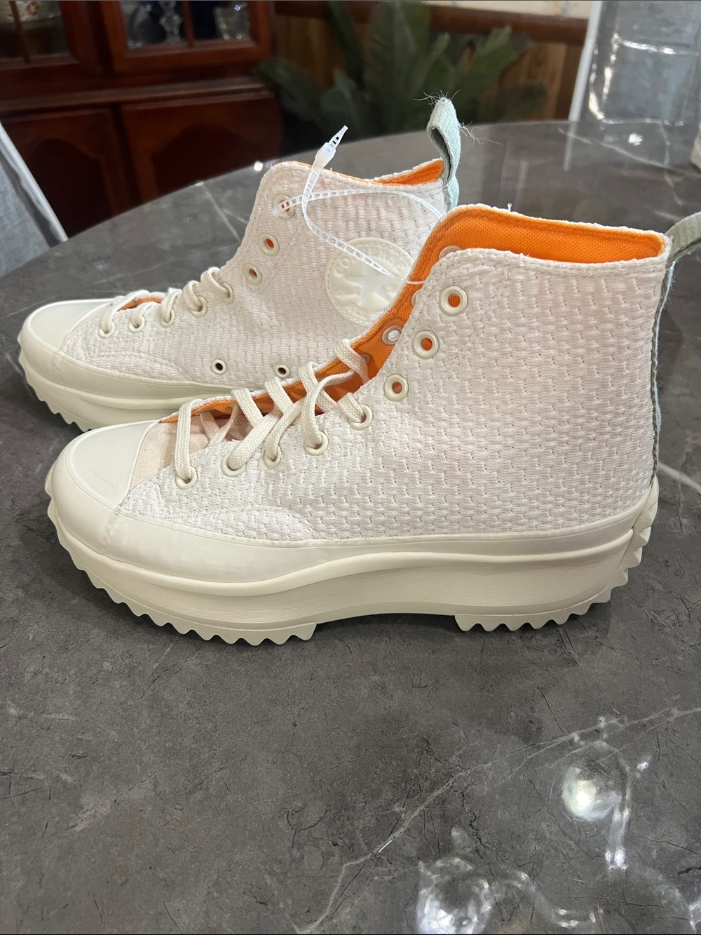 CONVERSE RUN STAR HIKE HI
PEACH DREAM/ORANGE HAVEN/EGRET - Picture 10 of 17